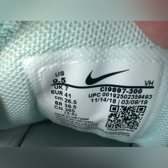 Wmns Air Max 98 'Teal Tint', women’s size 9.5 - Picture 3 of 3